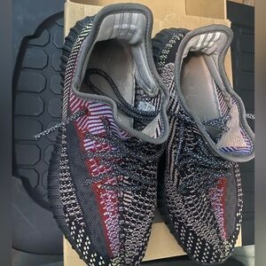 100% Authentic Men’s Yeezy Boost 350 Size 8 Comes With Original Box Used ONCE !
